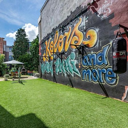 The Diesel Bed And Breakfast Rotterdam Bagian luar foto