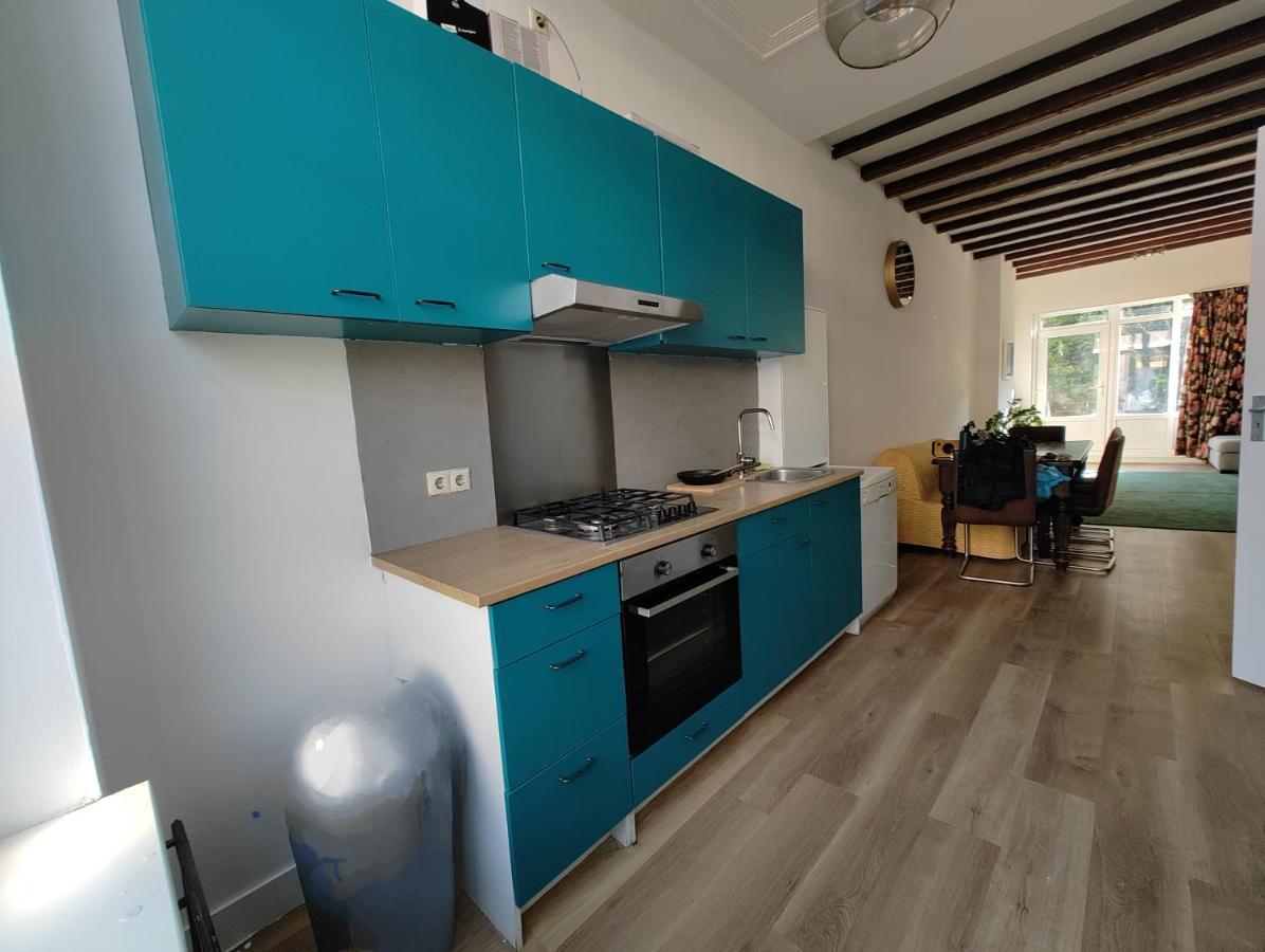 The Diesel Bed And Breakfast Rotterdam Bagian luar foto