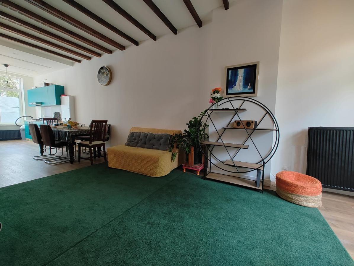 The Diesel Bed And Breakfast Rotterdam Bagian luar foto