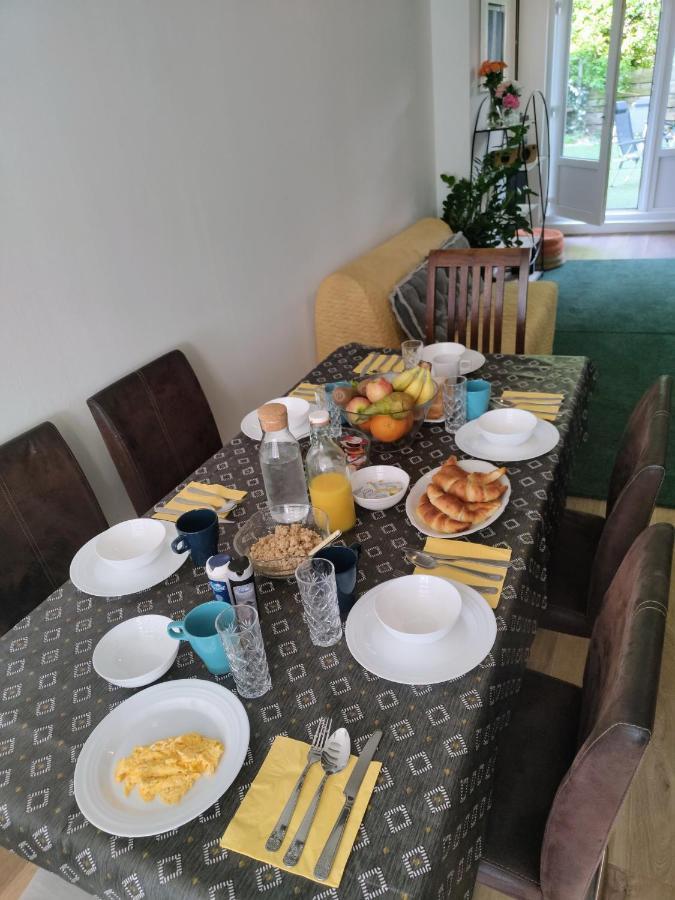 The Diesel Bed And Breakfast Rotterdam Bagian luar foto