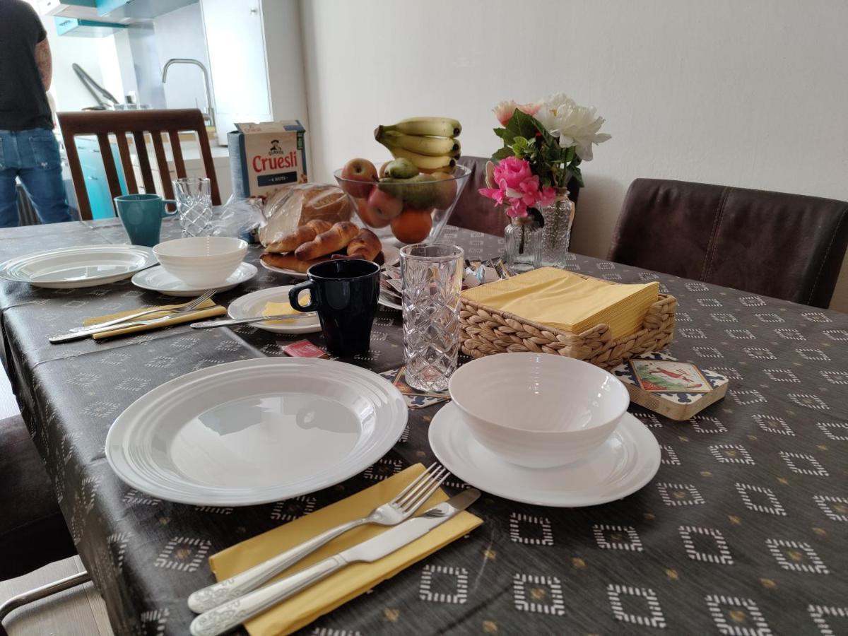 The Diesel Bed And Breakfast Rotterdam Bagian luar foto