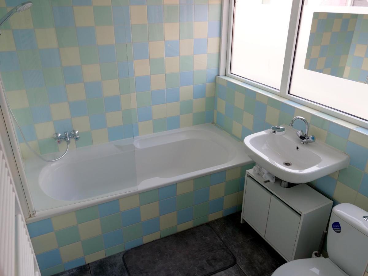 The Diesel Bed And Breakfast Rotterdam Bagian luar foto