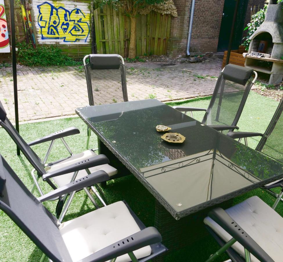 The Diesel Bed And Breakfast Rotterdam Bagian luar foto