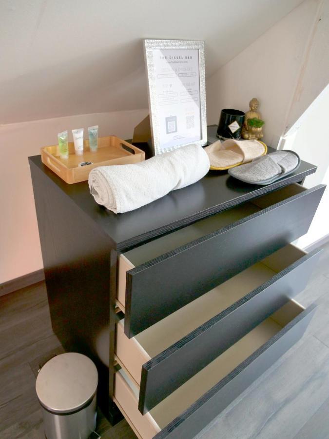 The Diesel Bed And Breakfast Rotterdam Bagian luar foto