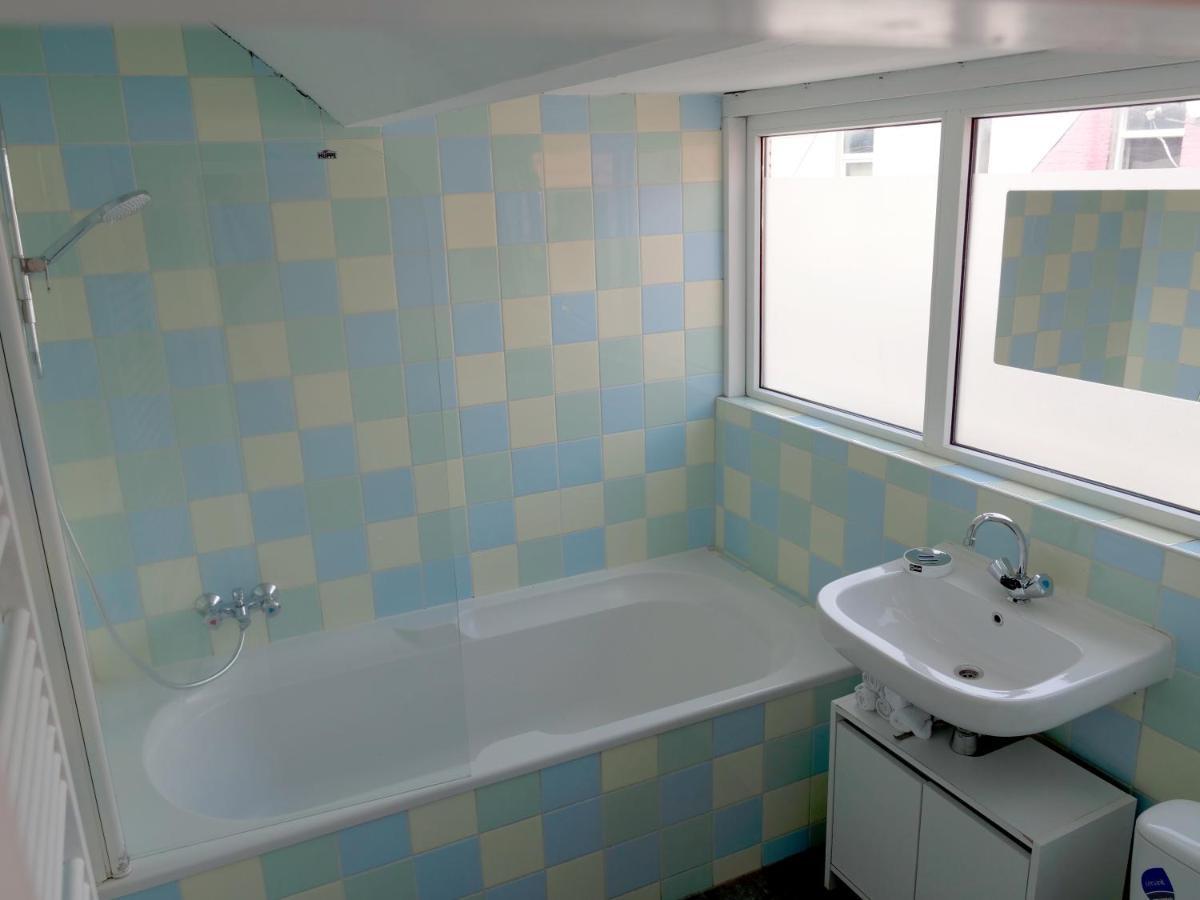 The Diesel Bed And Breakfast Rotterdam Bagian luar foto