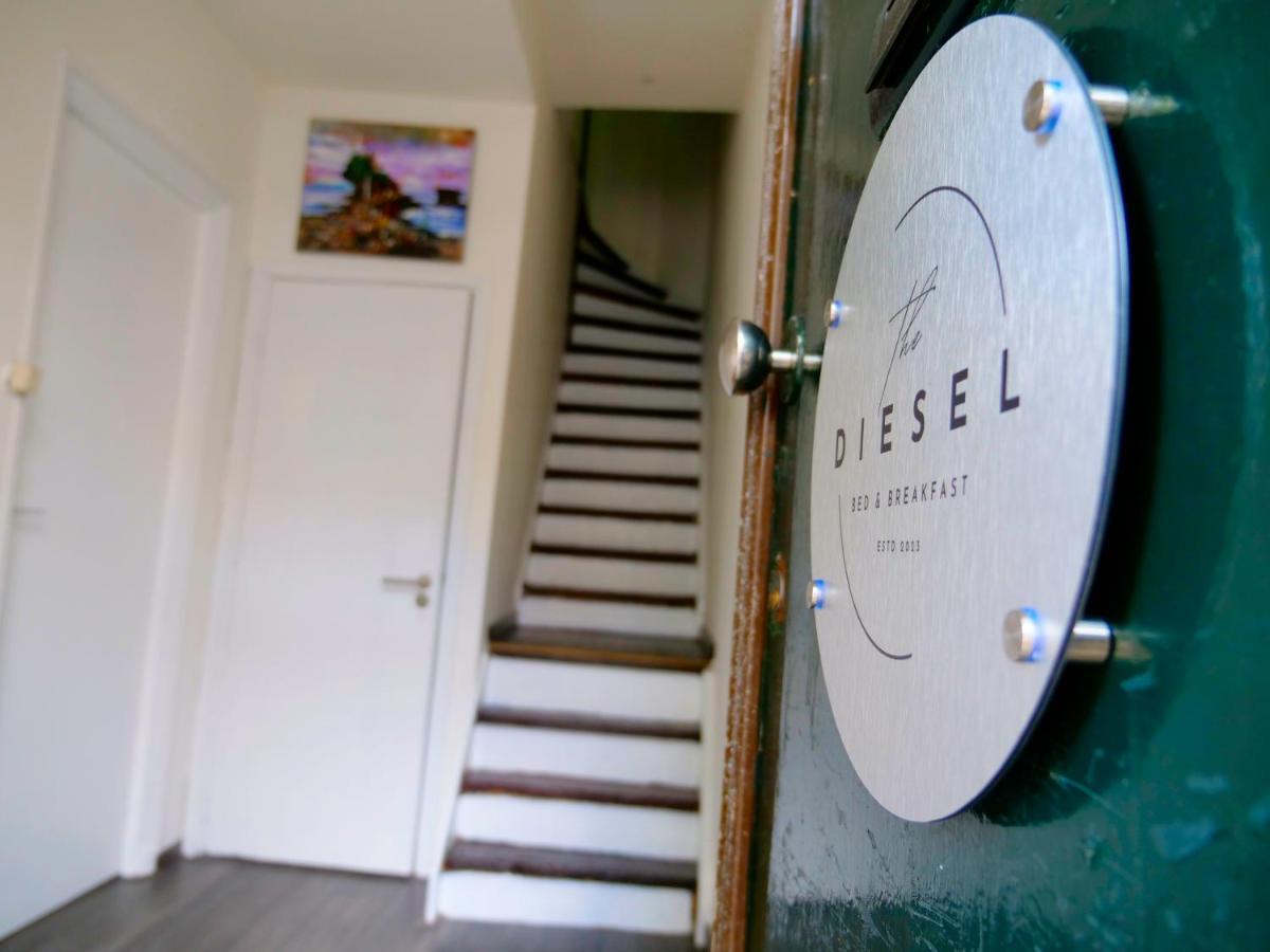 The Diesel Bed And Breakfast Rotterdam Bagian luar foto