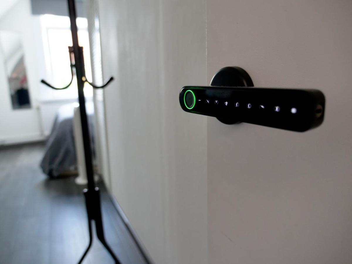 The Diesel Bed And Breakfast Rotterdam Bagian luar foto