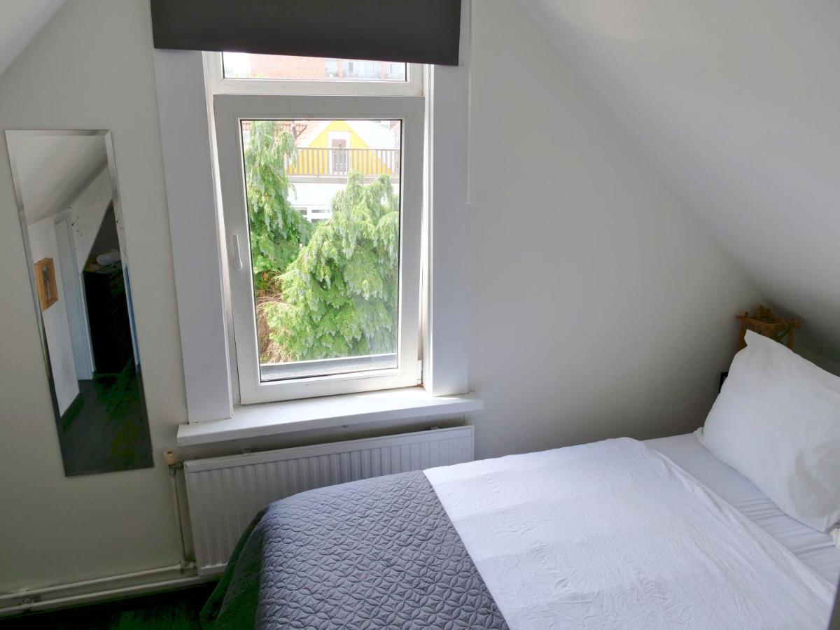 The Diesel Bed And Breakfast Rotterdam Bagian luar foto