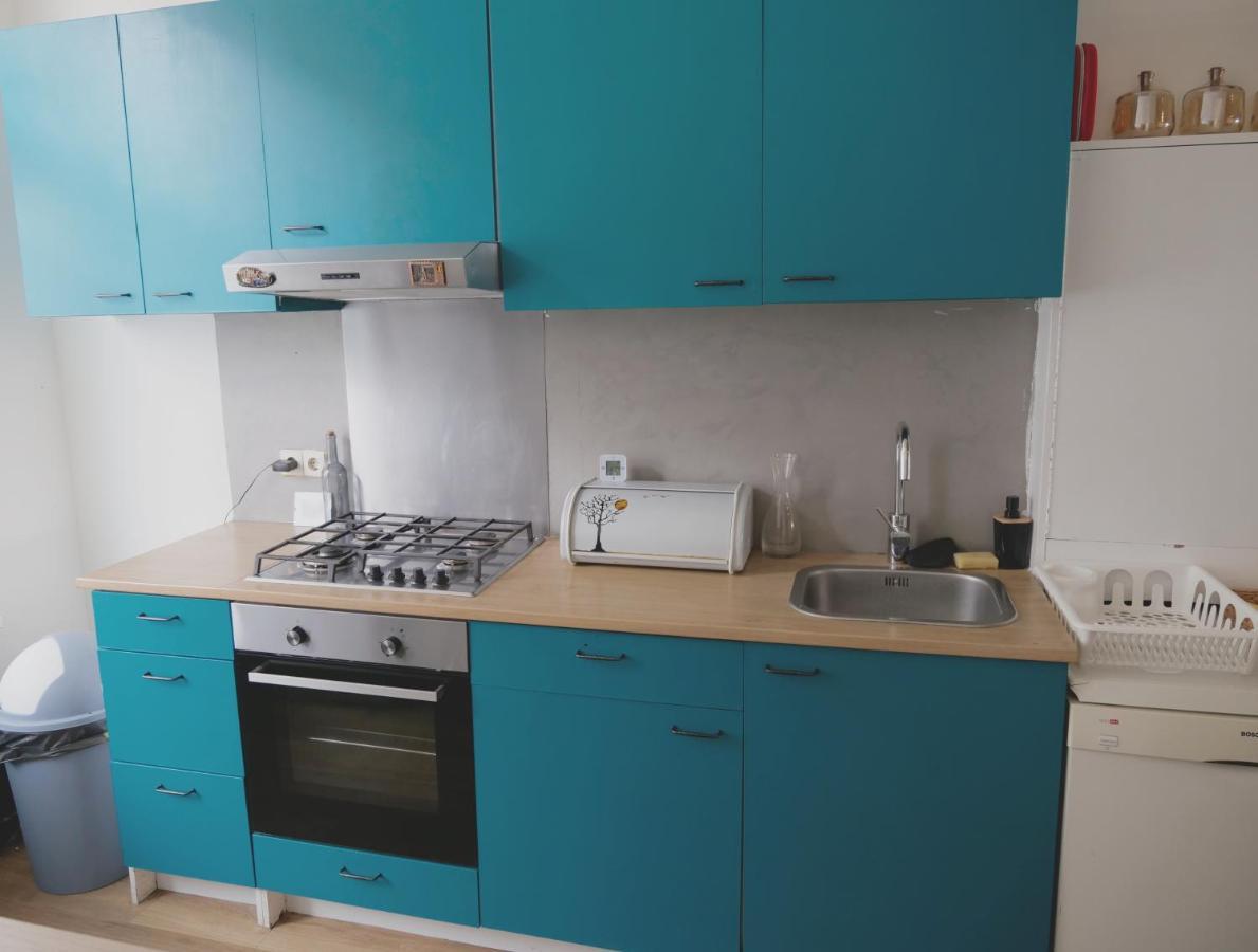 The Diesel Bed And Breakfast Rotterdam Bagian luar foto