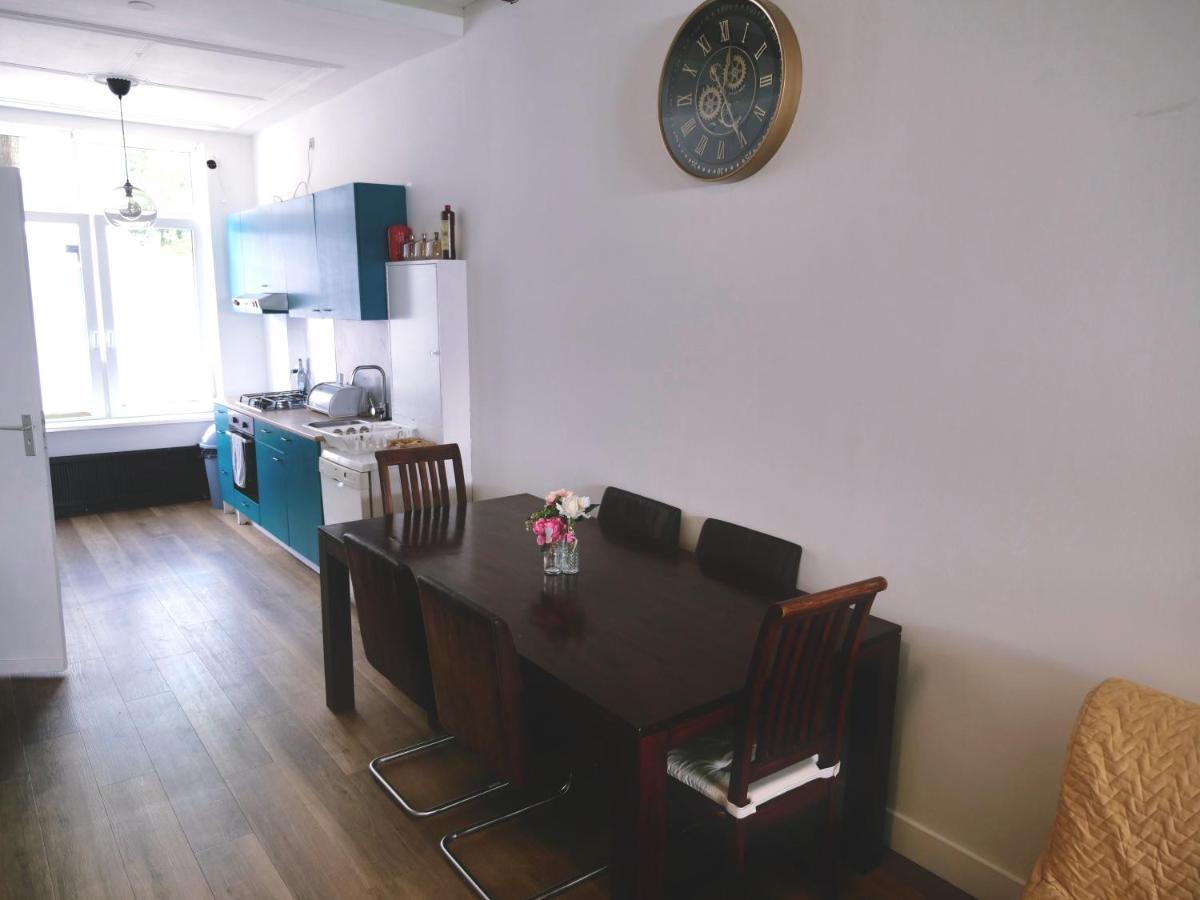 The Diesel Bed And Breakfast Rotterdam Bagian luar foto