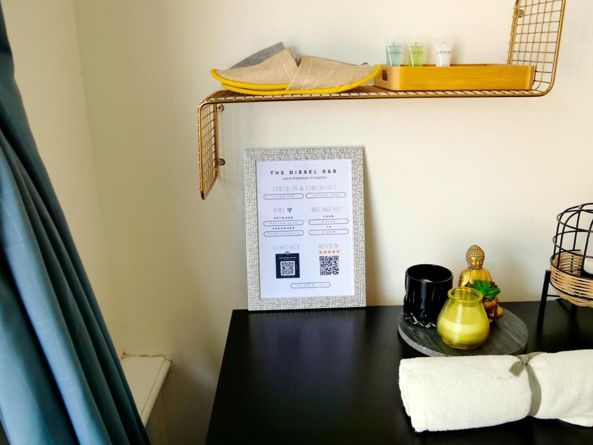 The Diesel Bed And Breakfast Rotterdam Bagian luar foto